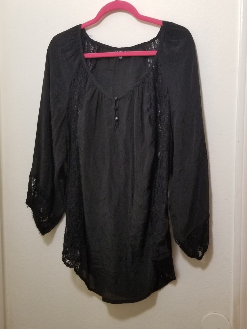 Unique Spectrum Women's 2X Black Long-Sleeve Blouse With Lace Side Panels